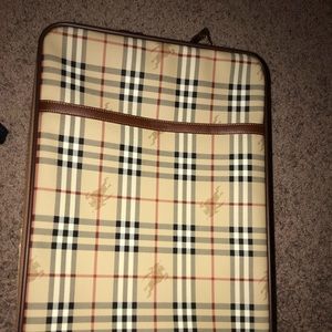 Burberry Carry on luggage